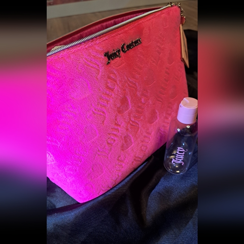 NEW Juicy Couture FURRY Pink Cosmetic Bag with Shimmery FUN  FEEL!! - Picture 2 of 9